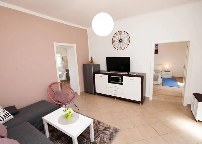 펜션 Spacious House Stefi With Grill *