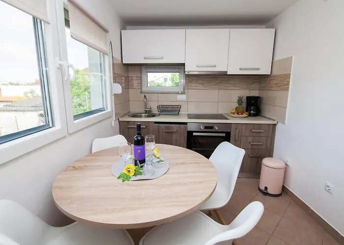 Feriehus Spacious House Stefi With Grill Pula