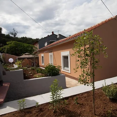 Dom wakacyjny Spacious House Stefi With Grill *