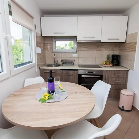 Dom wakacyjny Spacious House Stefi With Grill Pula